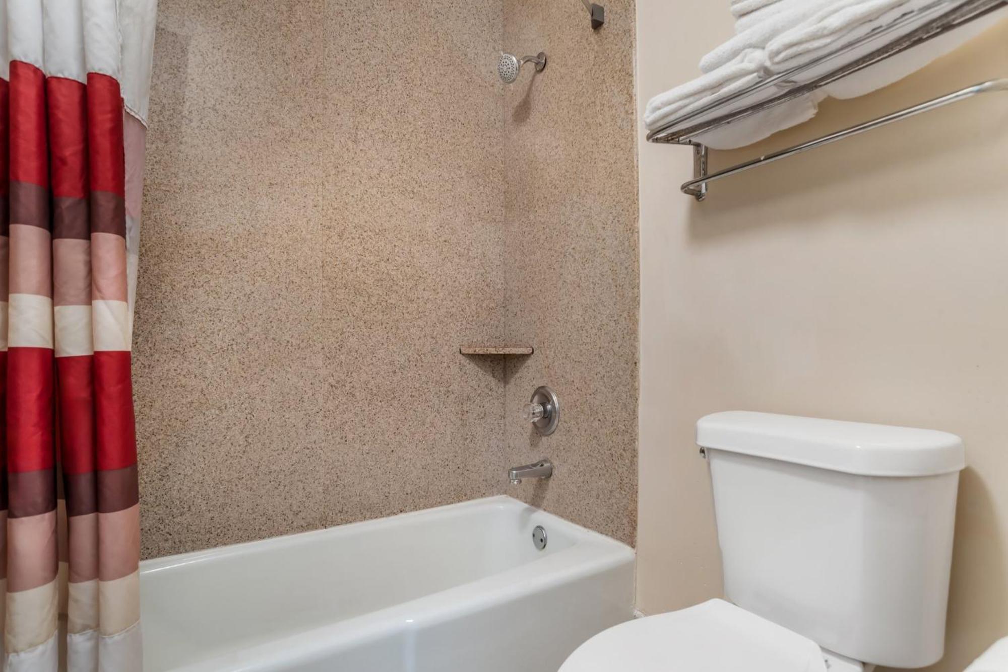 Red Roof - Midtown 2*